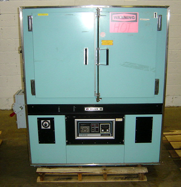 BLUE M OVEN - Model DC-136C